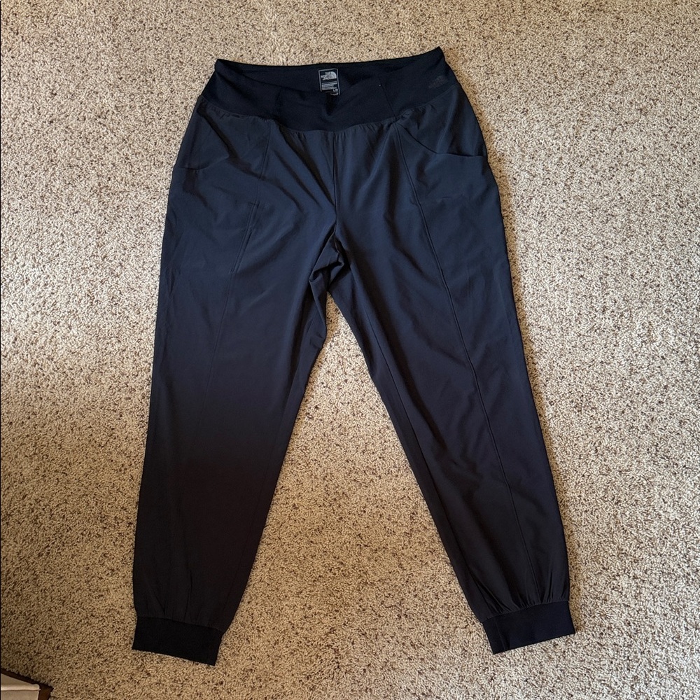 The North Face Women’s Black Active Jogger Pants